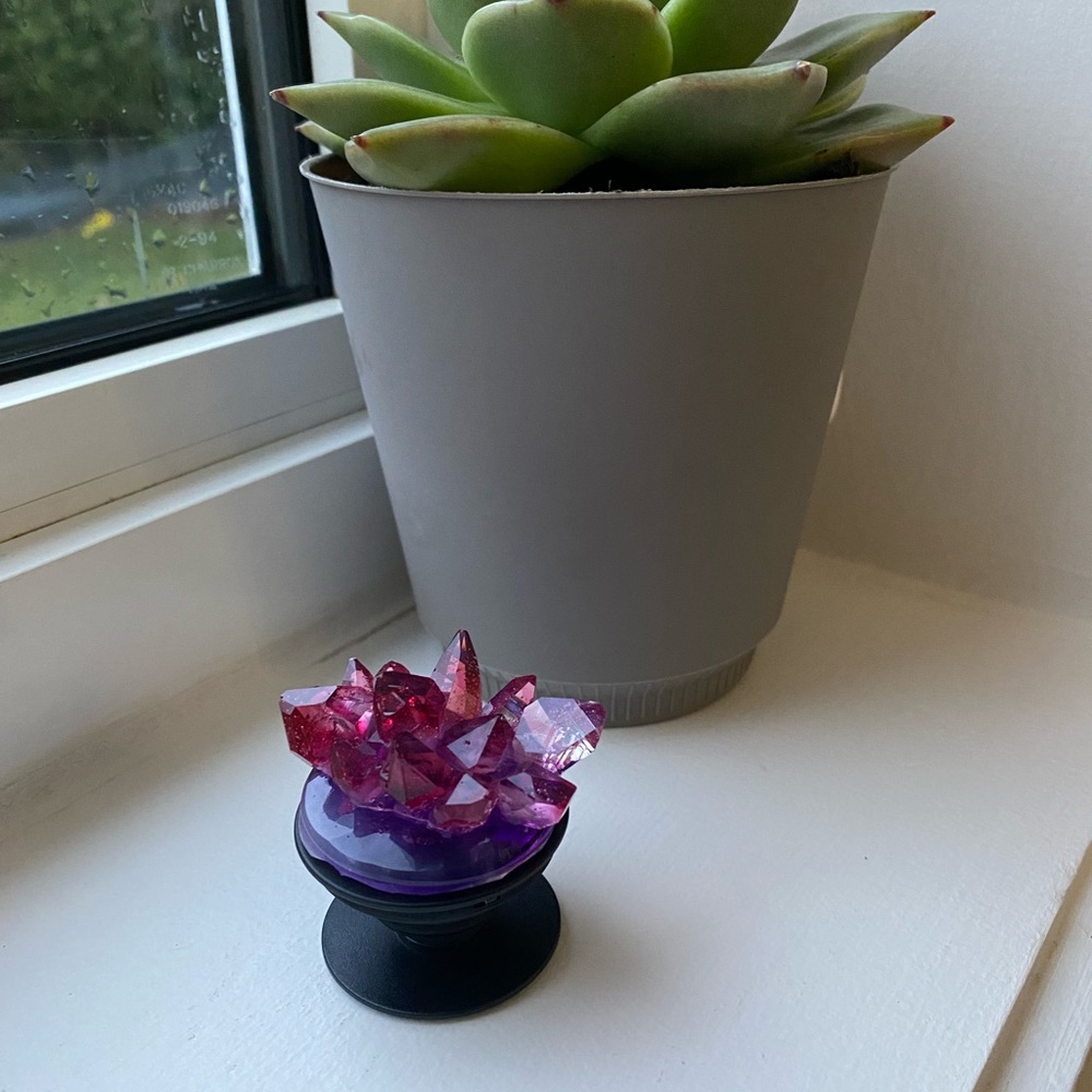 Cellphone accessory ~ Handmade purple and pink crystal cluster pop-socket 💜❤️